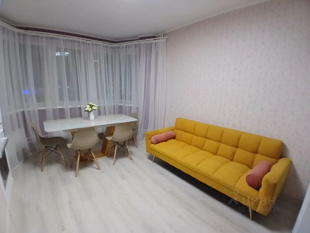 m. Myakinino: Apartment, 2-rooms