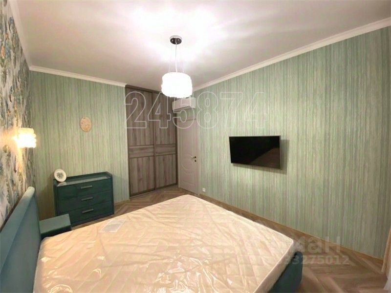 m. Oktyabrskoe pole: Apartment, 2-rooms