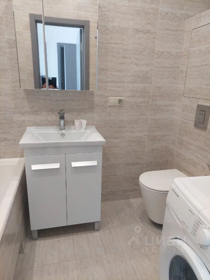 m. ZIL: Apartment, 1-rooms