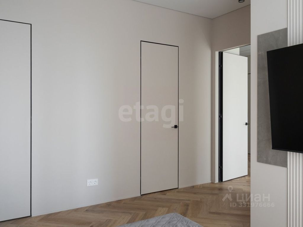 m. Serp i Molot: Apartment, 2-rooms