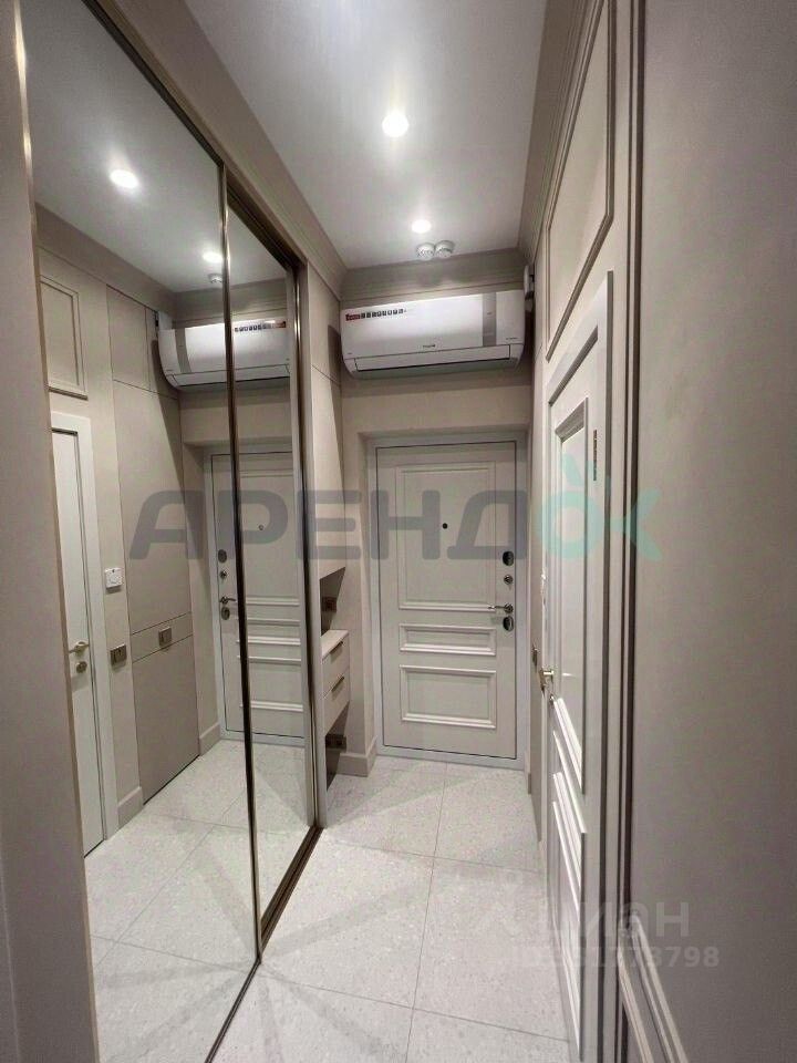 m. ZIL: Apartment, 2-rooms