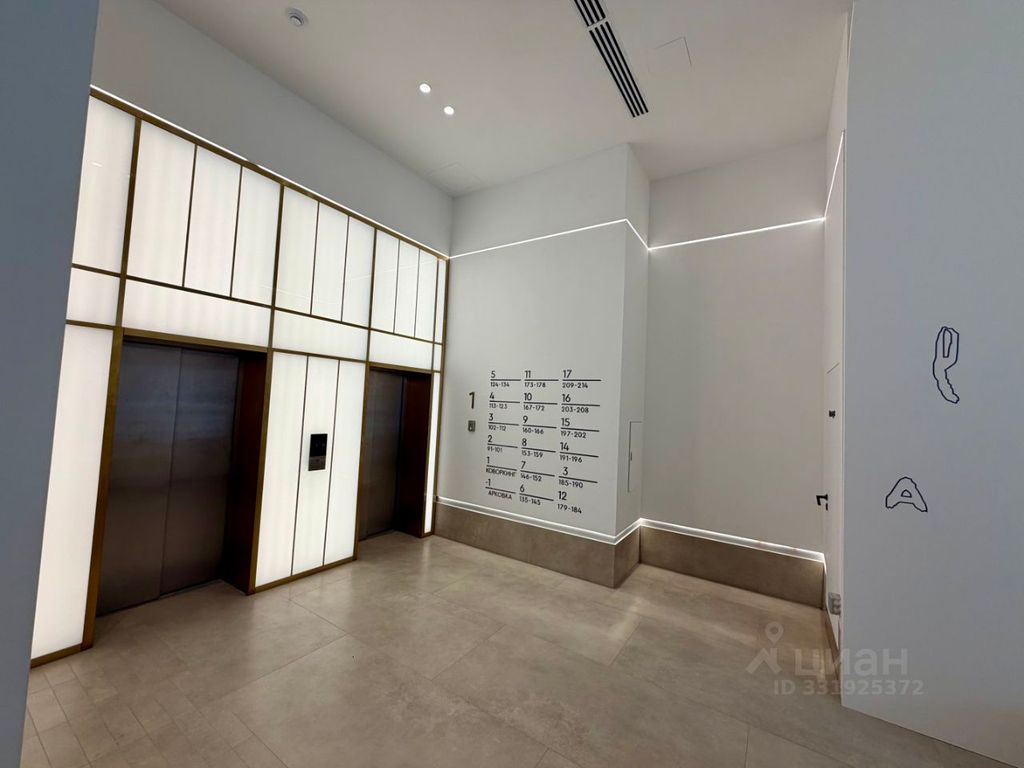 m. ZIL: Apartment, 1-rooms