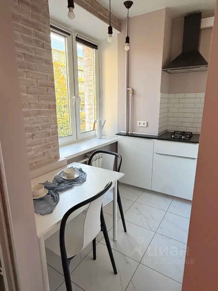 m. Dubrovka: Apartment, 1-rooms