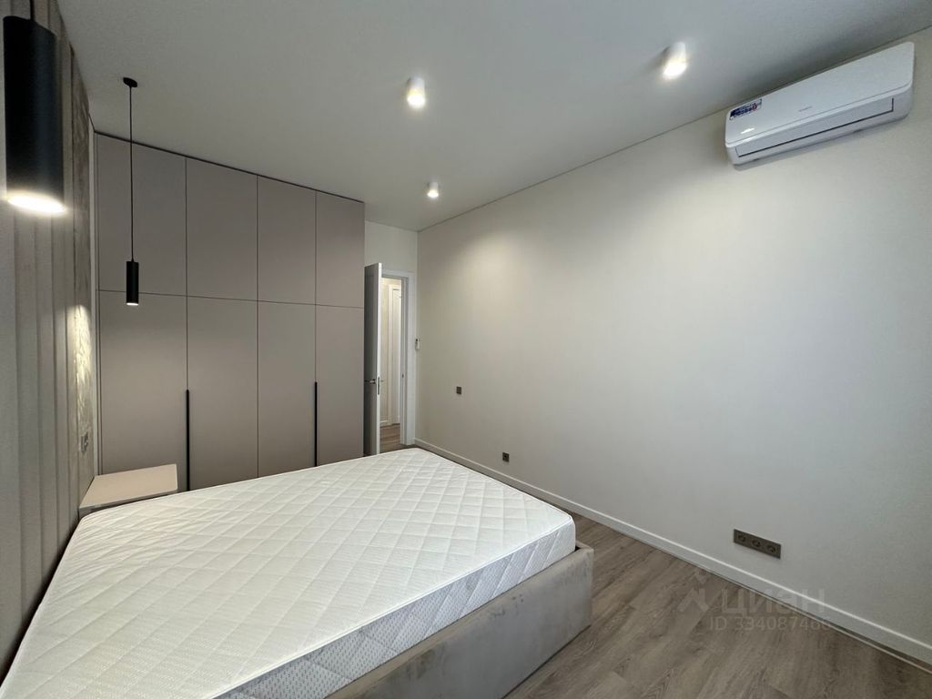 m. Aminyevskaya: Apartment, 3-rooms