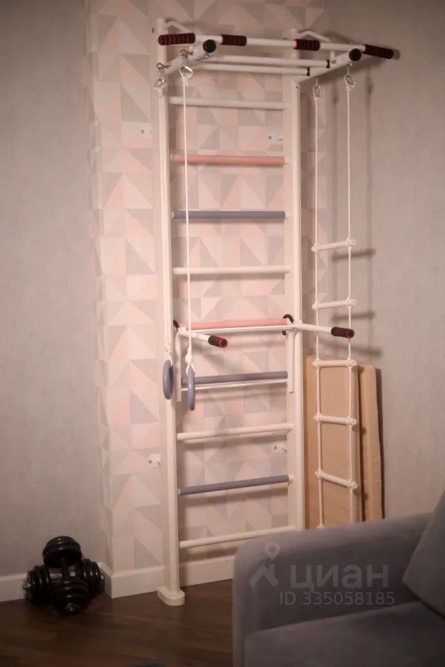 m. Lukhmanovskaya: Apartment, 2-rooms