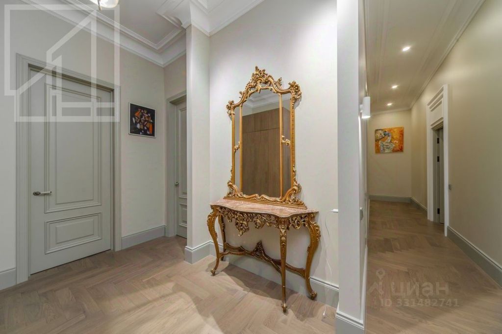 m. Kropotkinskaya: Apartment, 5-rooms