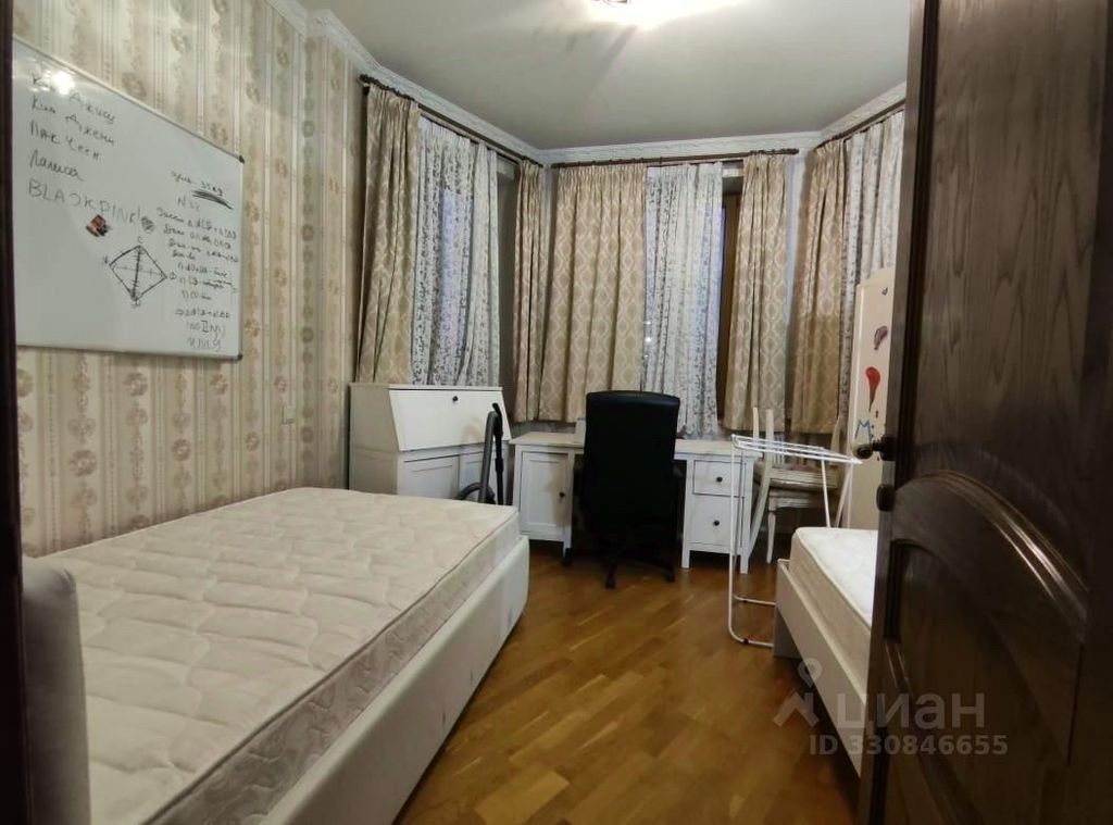 m. Baumanskaya: Apartment, 2-rooms