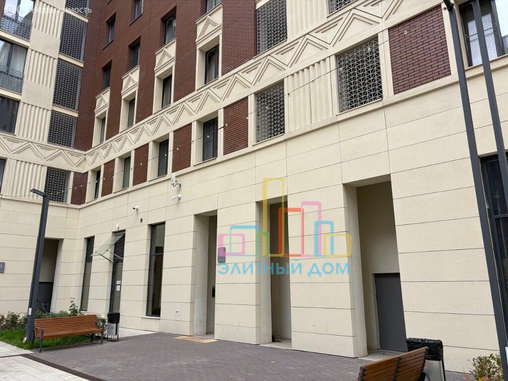 m. ZIL: Apartment, 2-rooms
