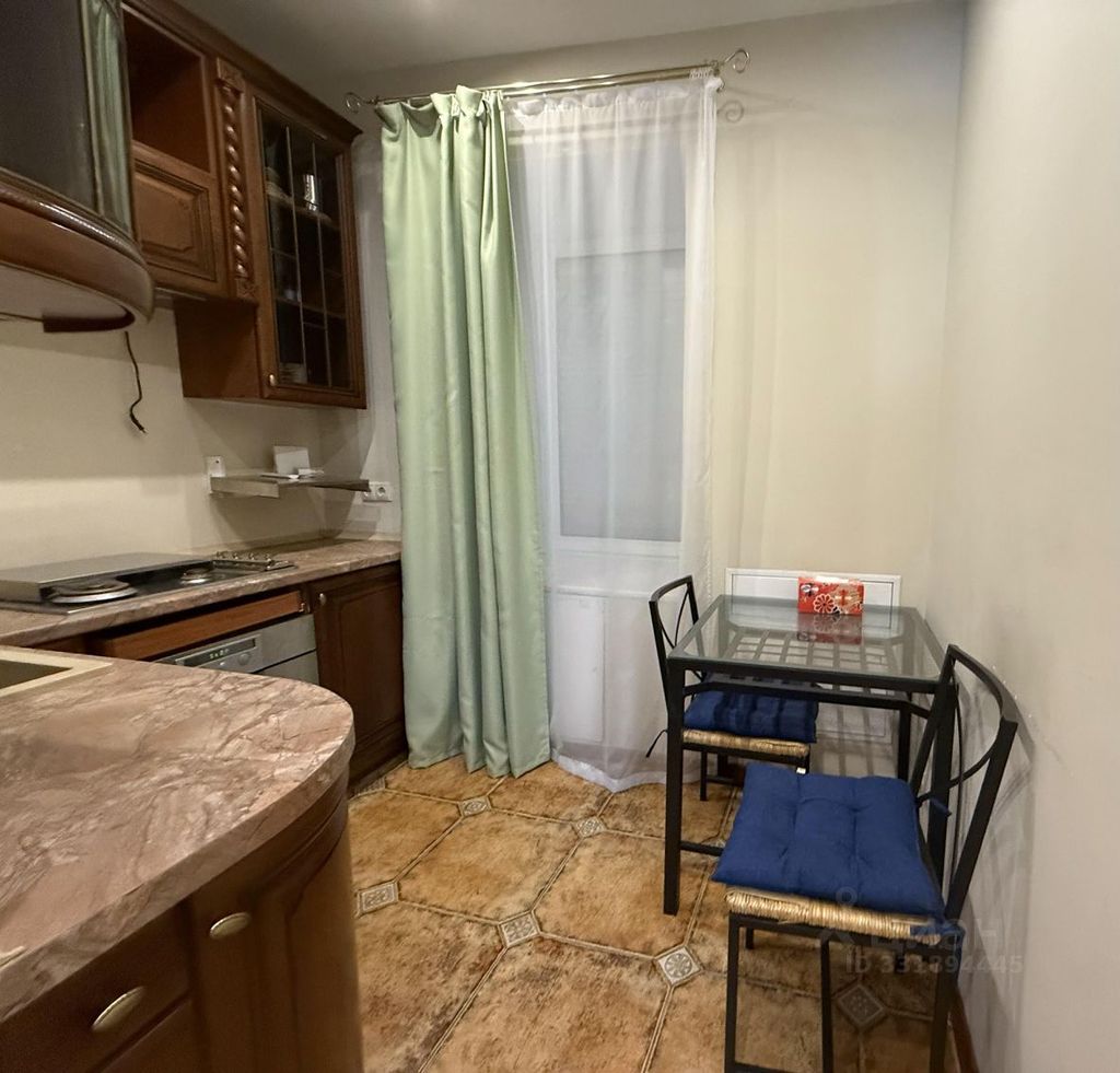 m. Borovitskaya: Apartment, 2-rooms