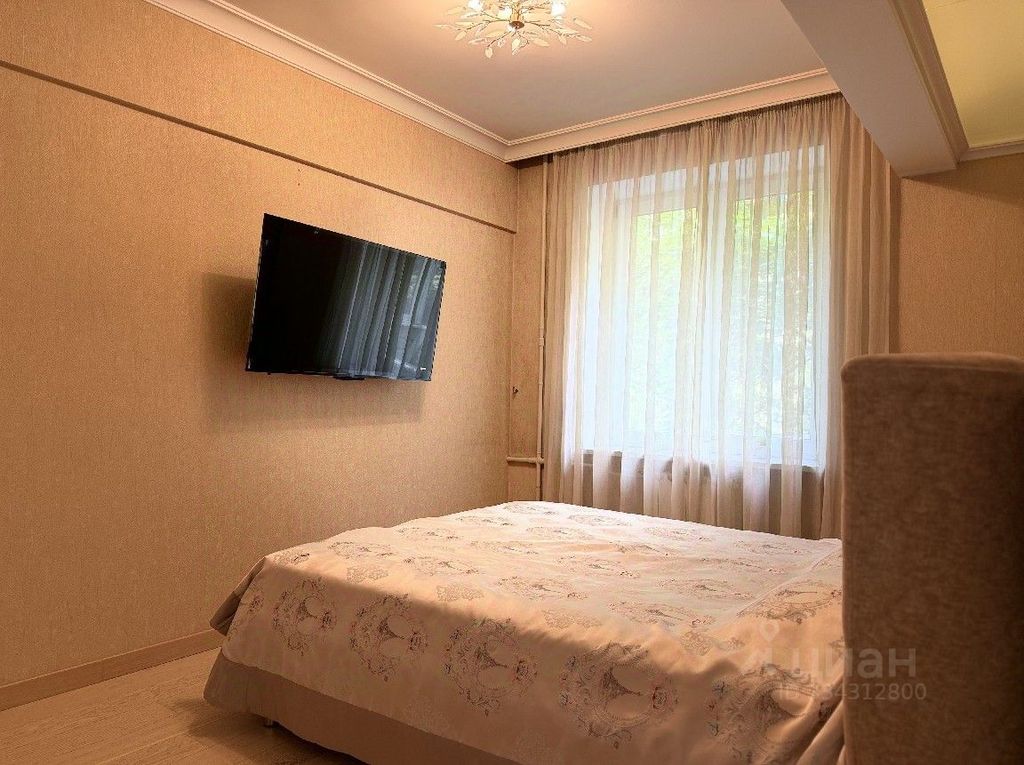 m. Smolenskaya: Apartment, 1-rooms