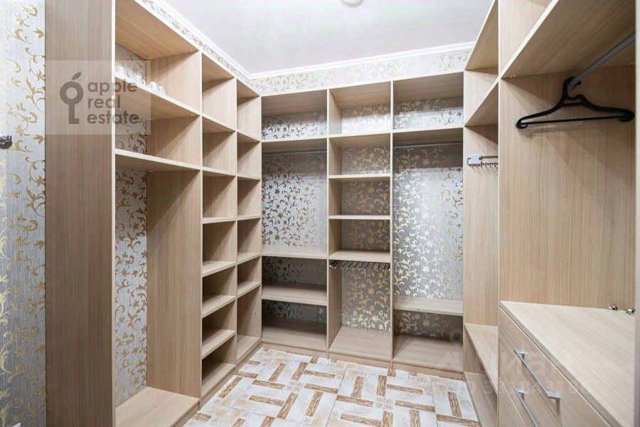 m. Chkalovskaya: Apartment, 3-rooms