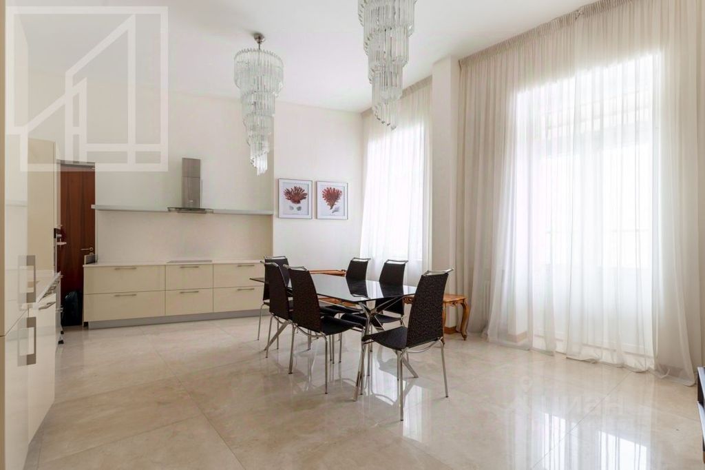 m. Okhotny ryad: Apartment, 3-rooms