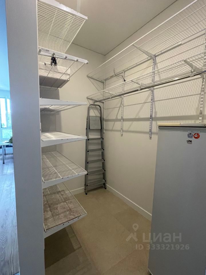 m. Verkhnie Kotly: Apartment, studio