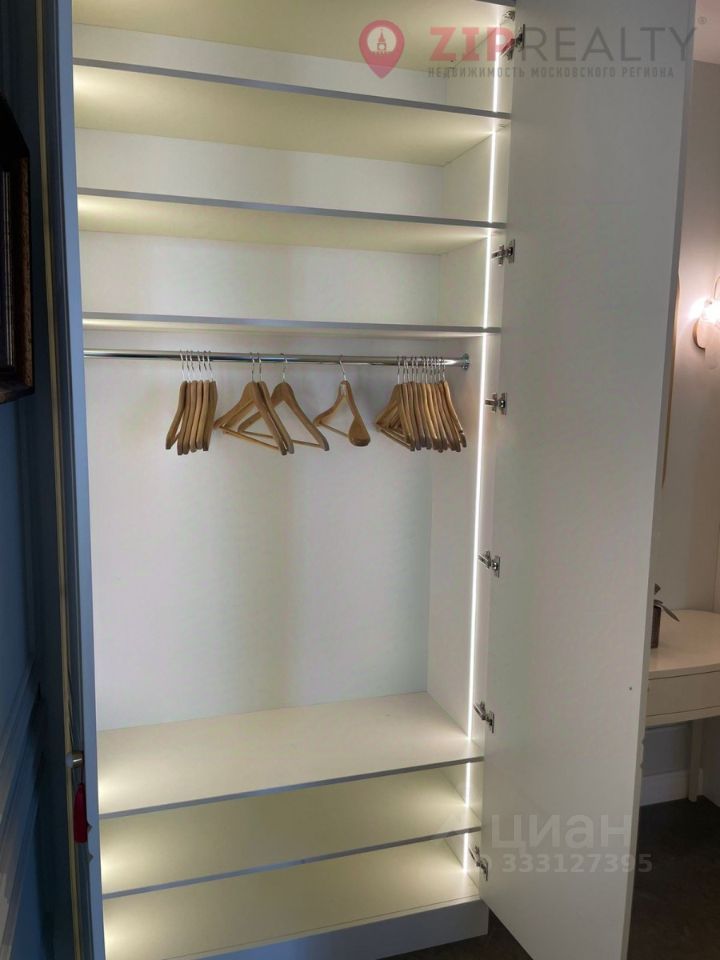 m. Smolenskaya: Apartment, 3-rooms