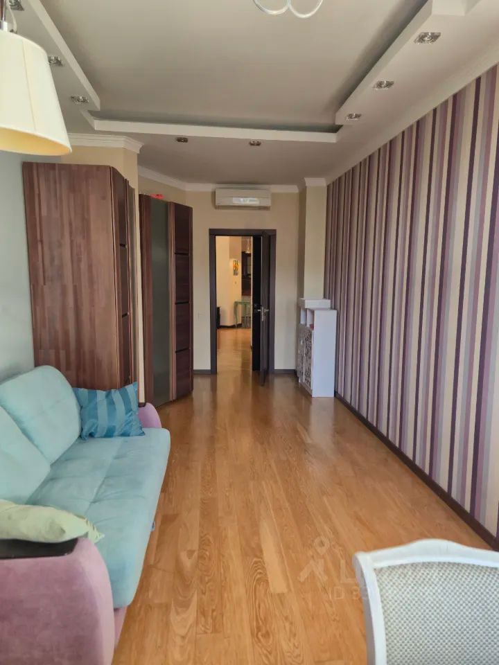 m. Baumanskaya: Apartment, 3-rooms