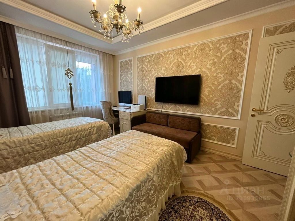 m. Aminyevskaya: Apartment, 3-rooms
