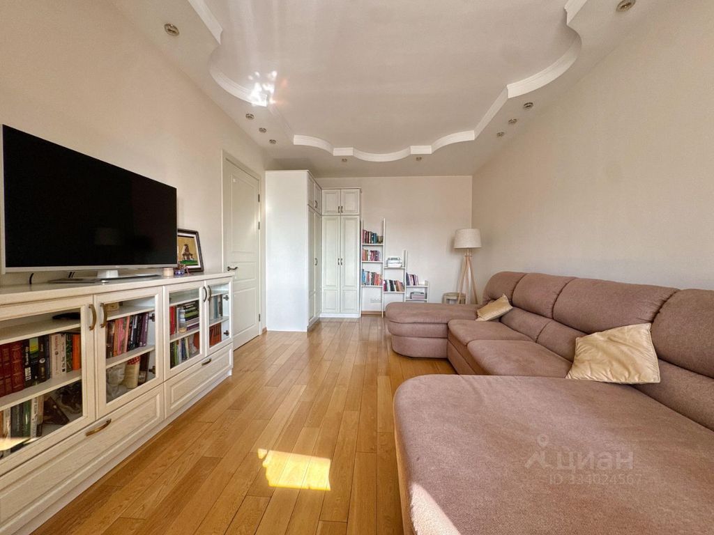 m. Kropotkinskaya: Apartment, 2-rooms