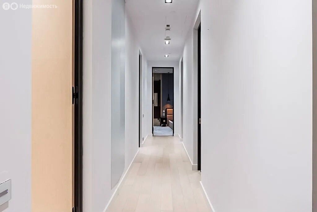 m. Delovoy tsentr: Apartment, 4-rooms