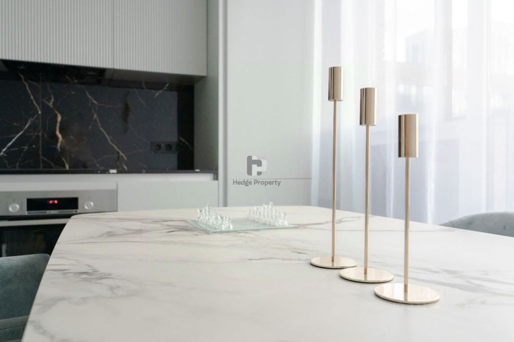 m. ZIL: Apartment, 2-rooms