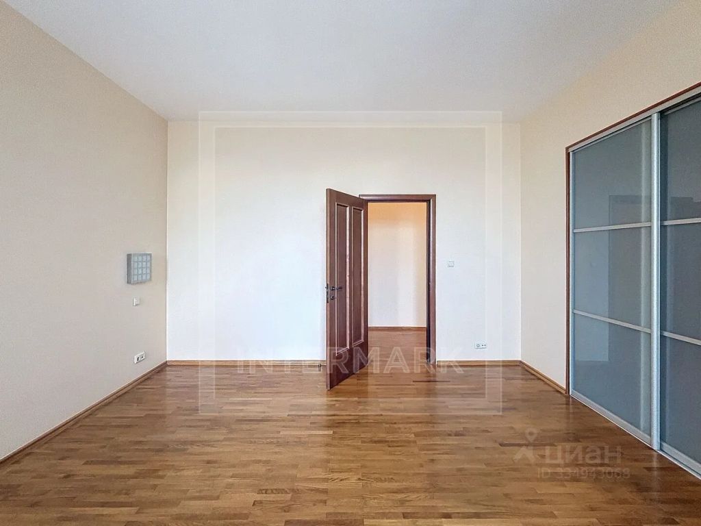 m. Borovitskaya: Apartment, 5-rooms