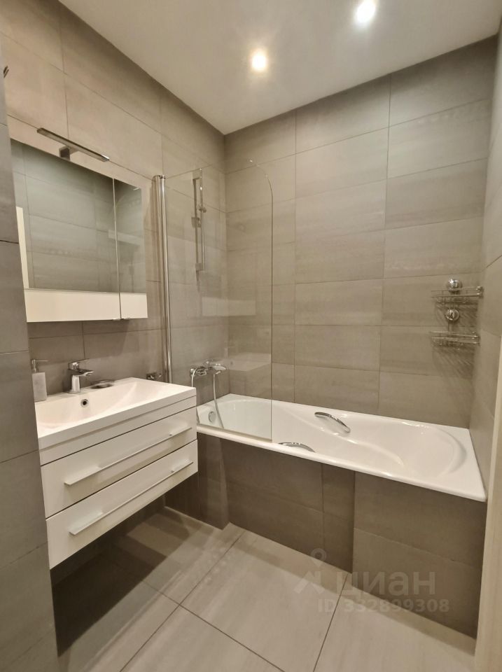 m. Ulitsa 1905 goda: Apartment, 2-rooms