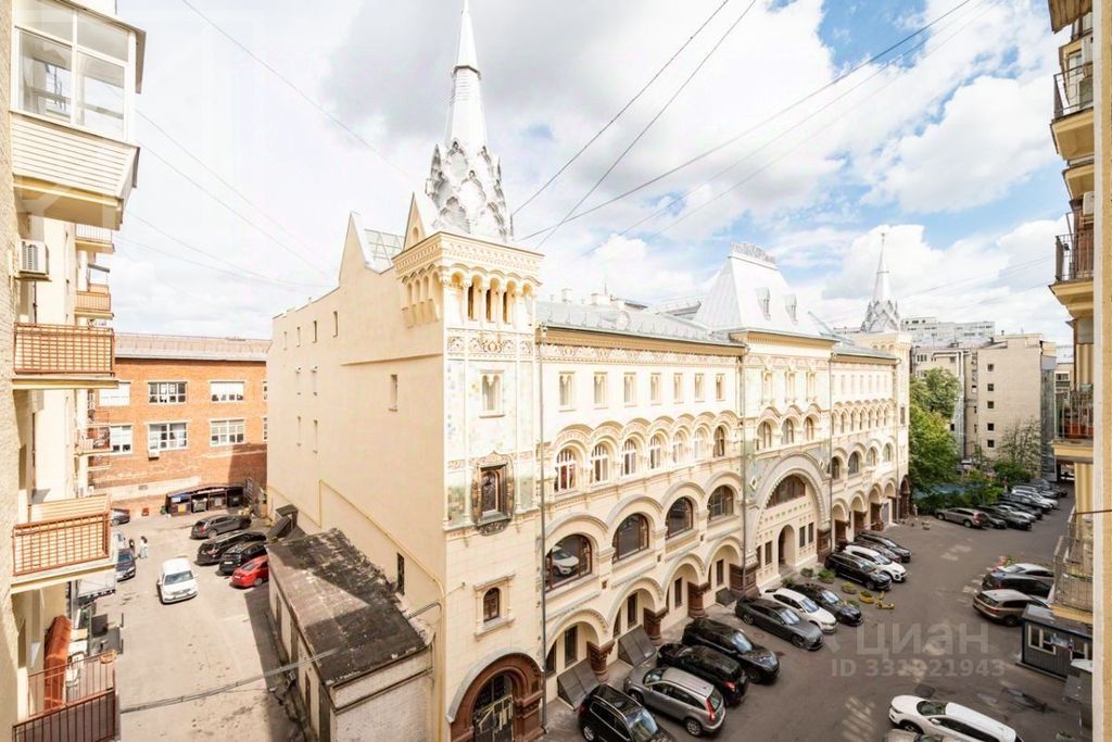 m. Okhotny ryad: Apartment, 3-rooms