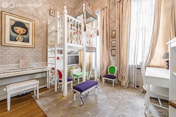 m. Chistye prudy: Apartment, 5-rooms