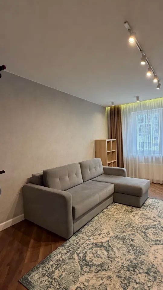 m. Lukhmanovskaya: Apartment, 2-rooms
