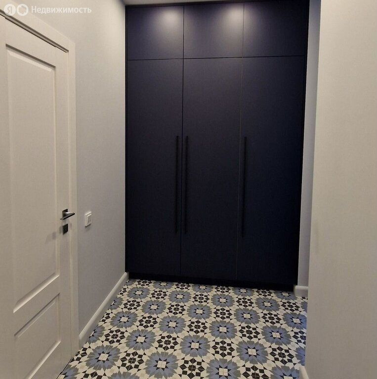 m. ZIL: Apartment, 2-rooms