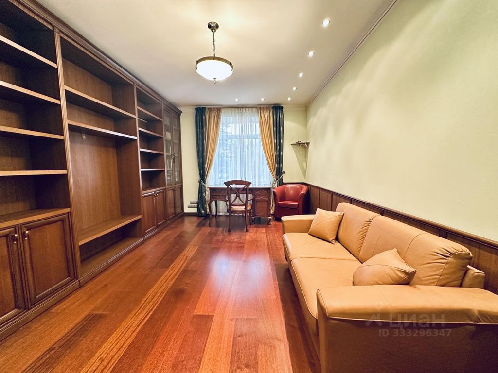 m. Barrikadnaya: Apartment, 2-rooms
