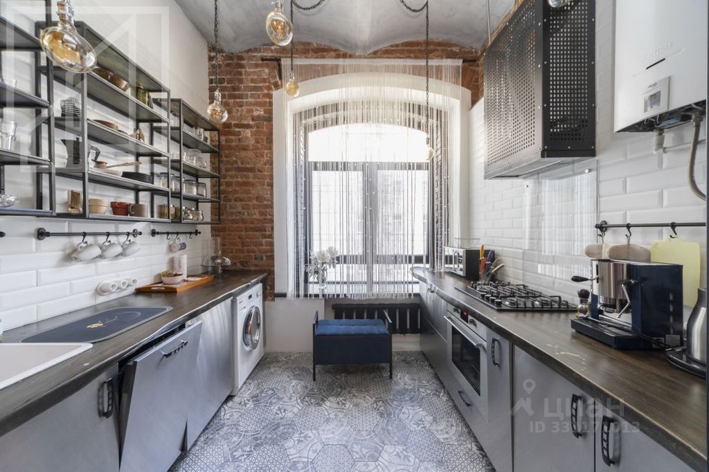 m. Kuznetsky most: Apartment, 3-rooms