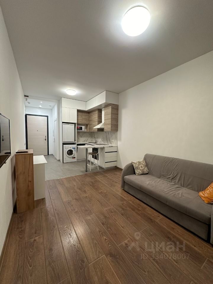 m. ZIL: Apartment, studio