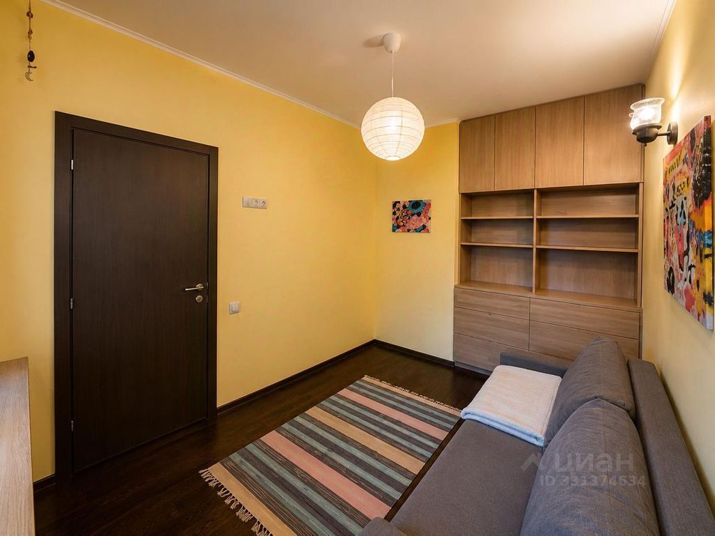 m. Oktyabrskoe pole: Apartment, 2-rooms