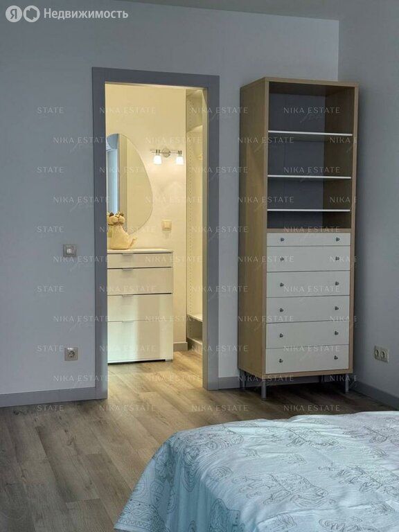 m. ZIL: Apartment, 2-rooms