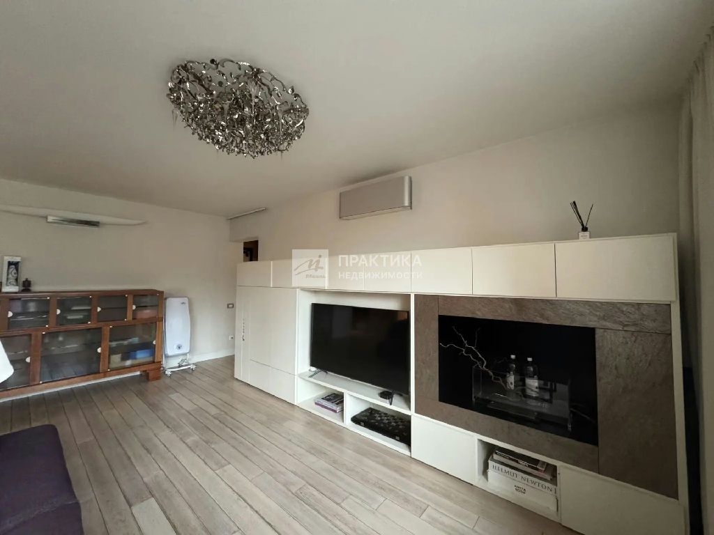 m. Ulitsa 1905 goda: Apartment, 3-rooms