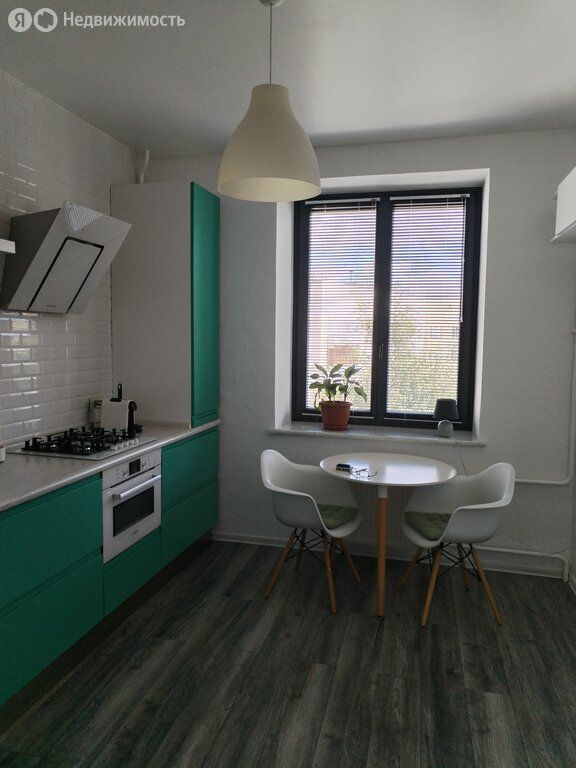 m. Dubrovka: Apartment, 2-rooms