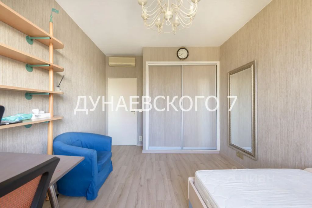 m. Studencheskaya: Apartment, 3-rooms