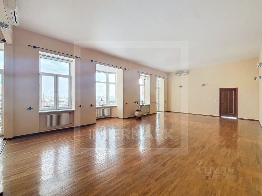 m. Borovitskaya: Apartment, 5-rooms