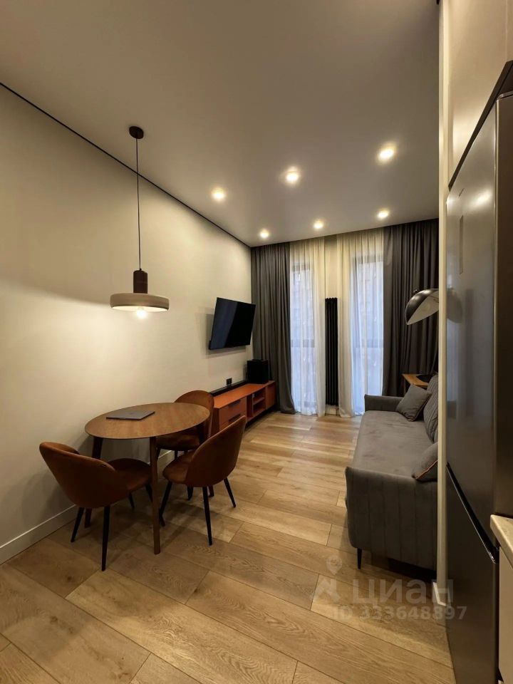 m. ZIL: Apartment, studio