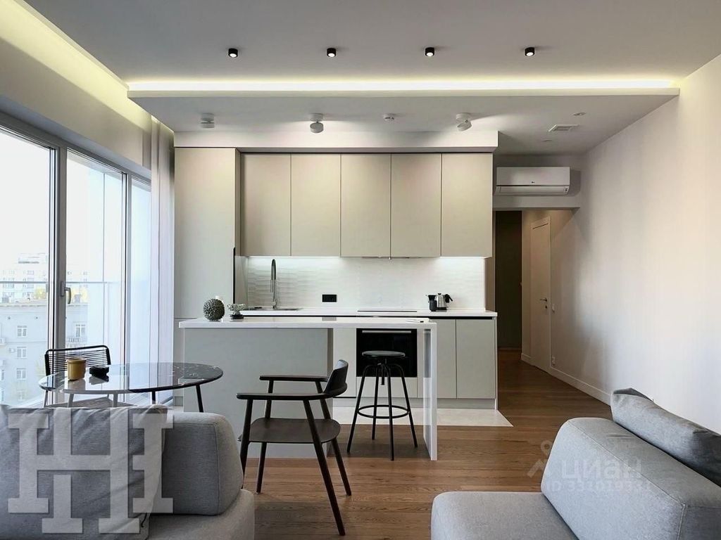 m. Baumanskaya: Apartment, 3-rooms