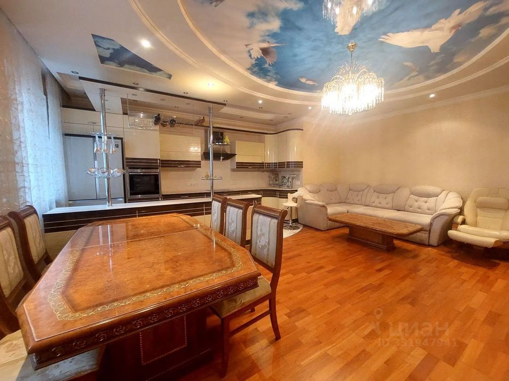 m. Yugo-Zapadnaya: Apartment, 3-rooms