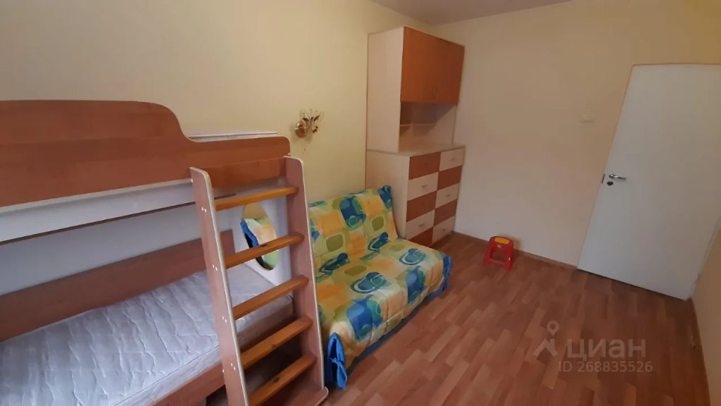 m. Lukhmanovskaya: Apartment, 2-rooms