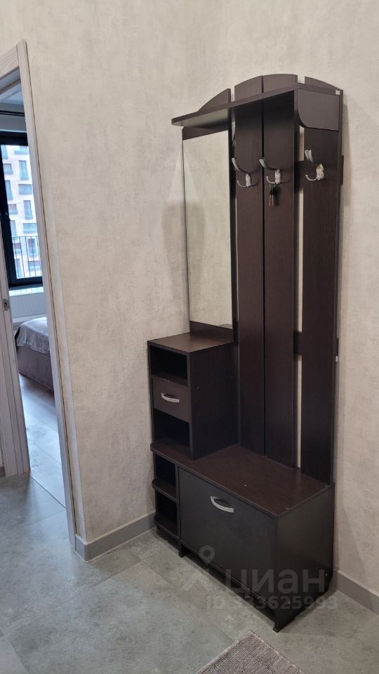 m. ZIL: Apartment, 1-rooms
