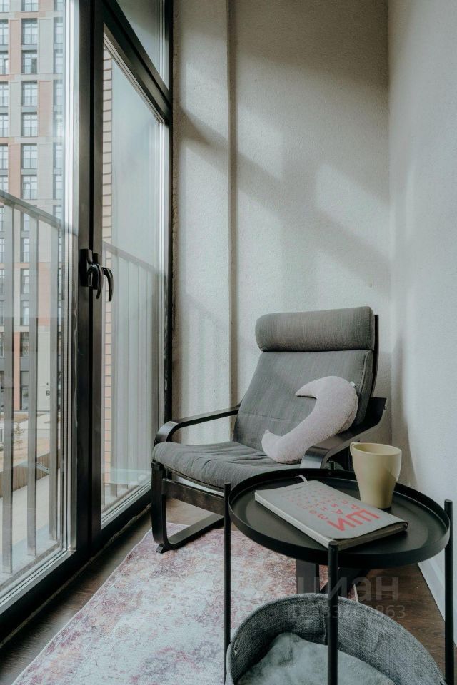 m. ZIL: Apartment, 2-rooms