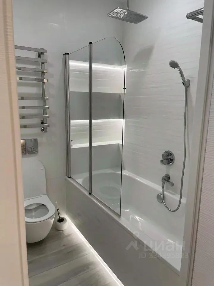 m. ZIL: Apartment, 2-rooms