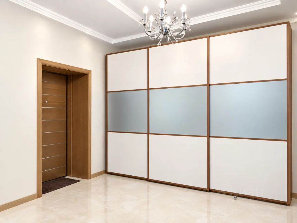 m. Pushkinskaya: Apartment, 3-rooms