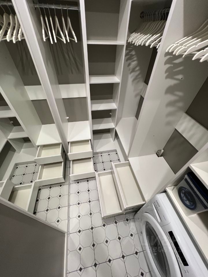 m. ZIL: Apartment, 2-rooms