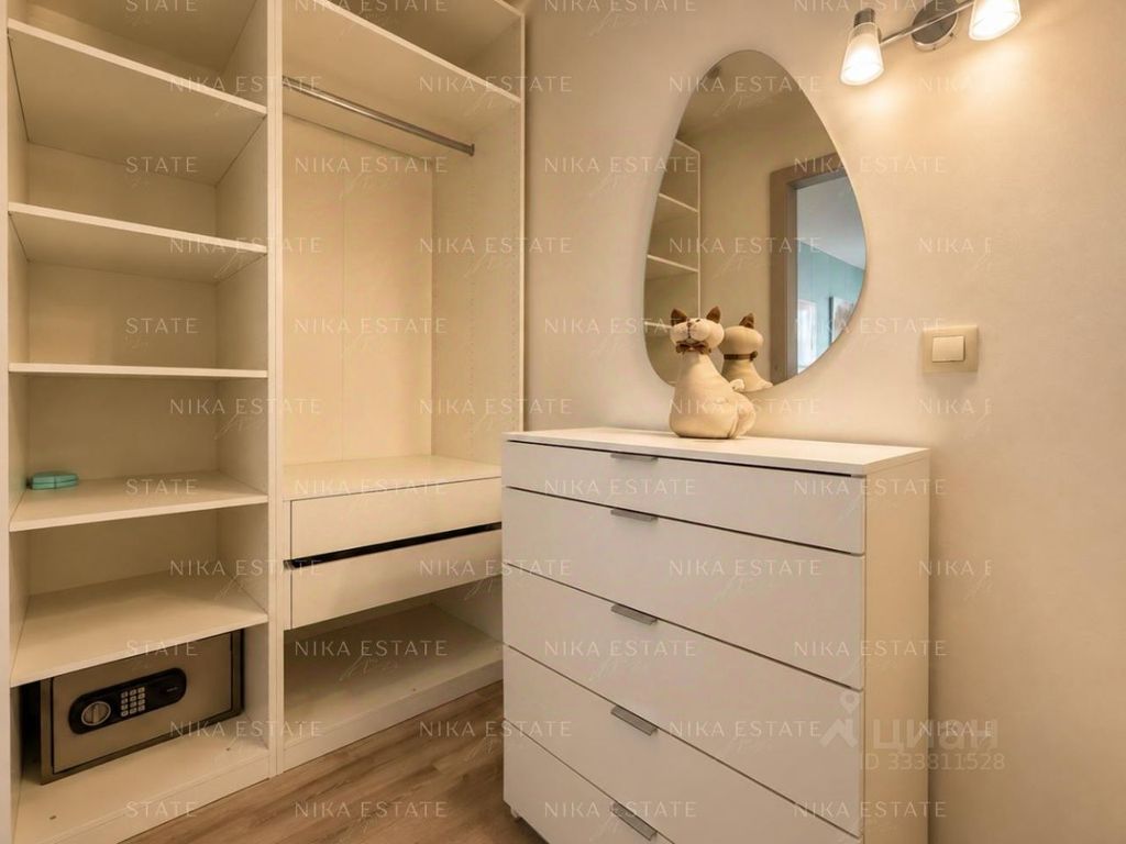 m. ZIL: Apartment, 2-rooms