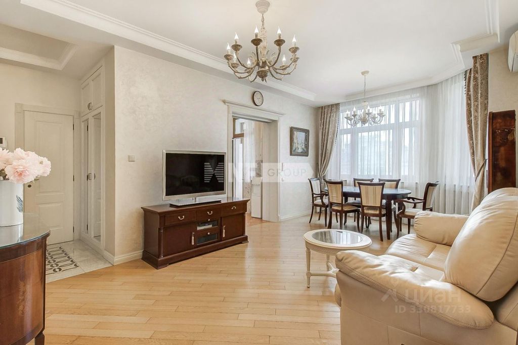 m. Lomonosovsky prospekt: Apartment, 3-rooms