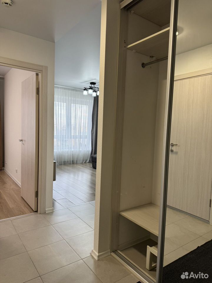 m. Lukhmanovskaya: Apartment, 1-rooms